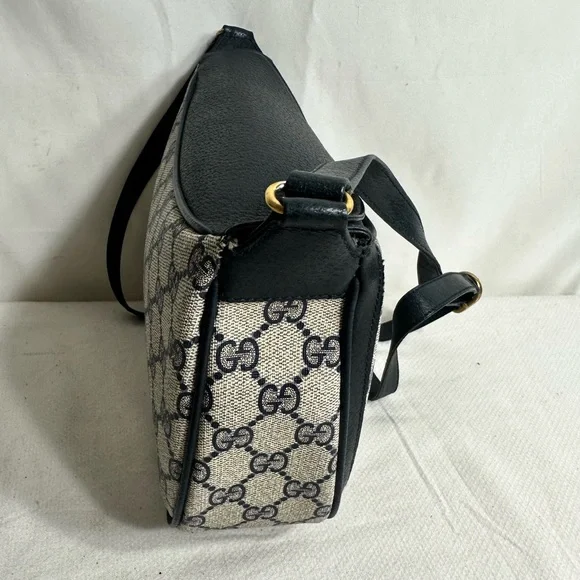 Gucci Shoulder Bag - Picture 3 of 10